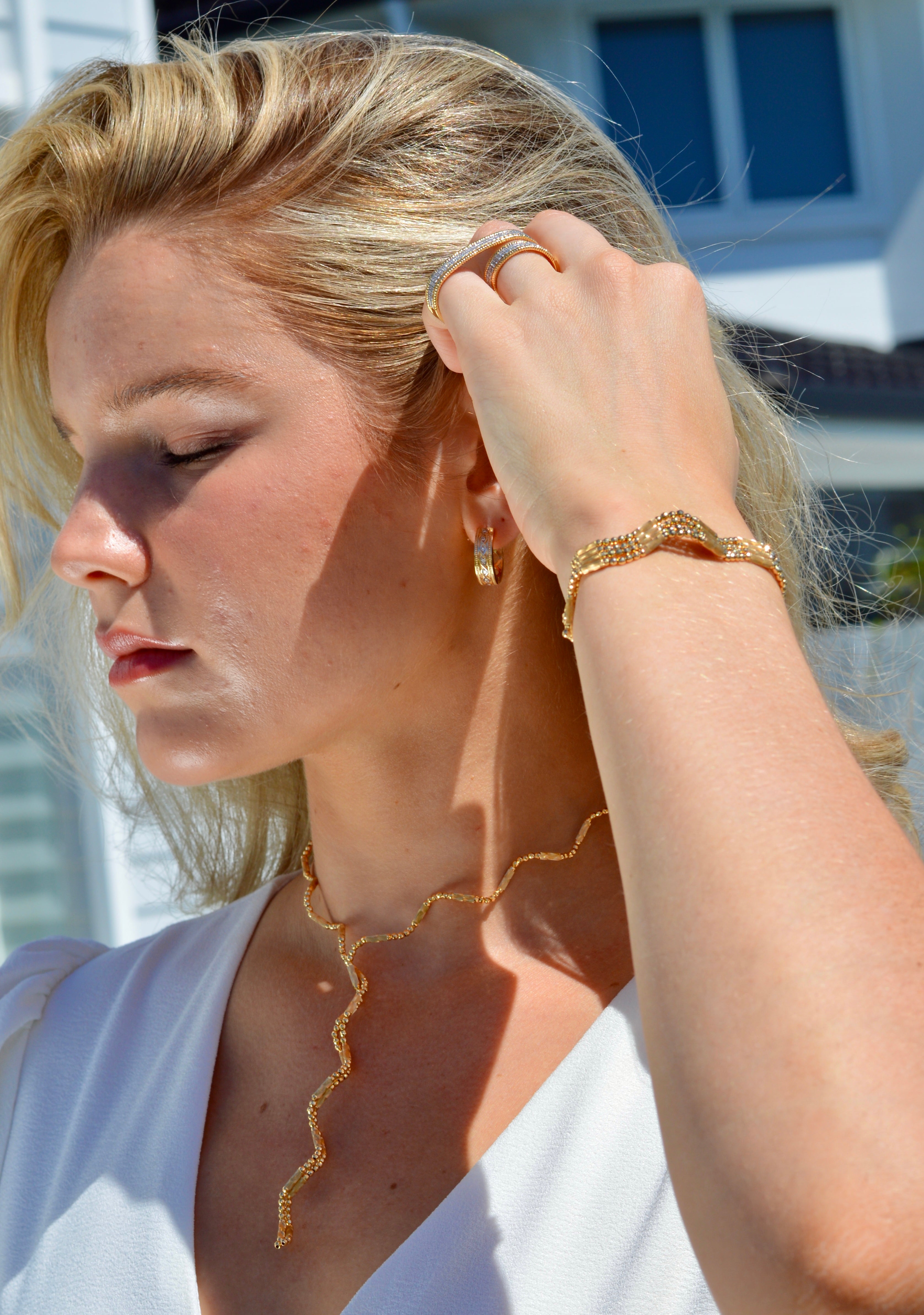 Flexi Magnetique beaded wave necklace in 18ct yellow gold