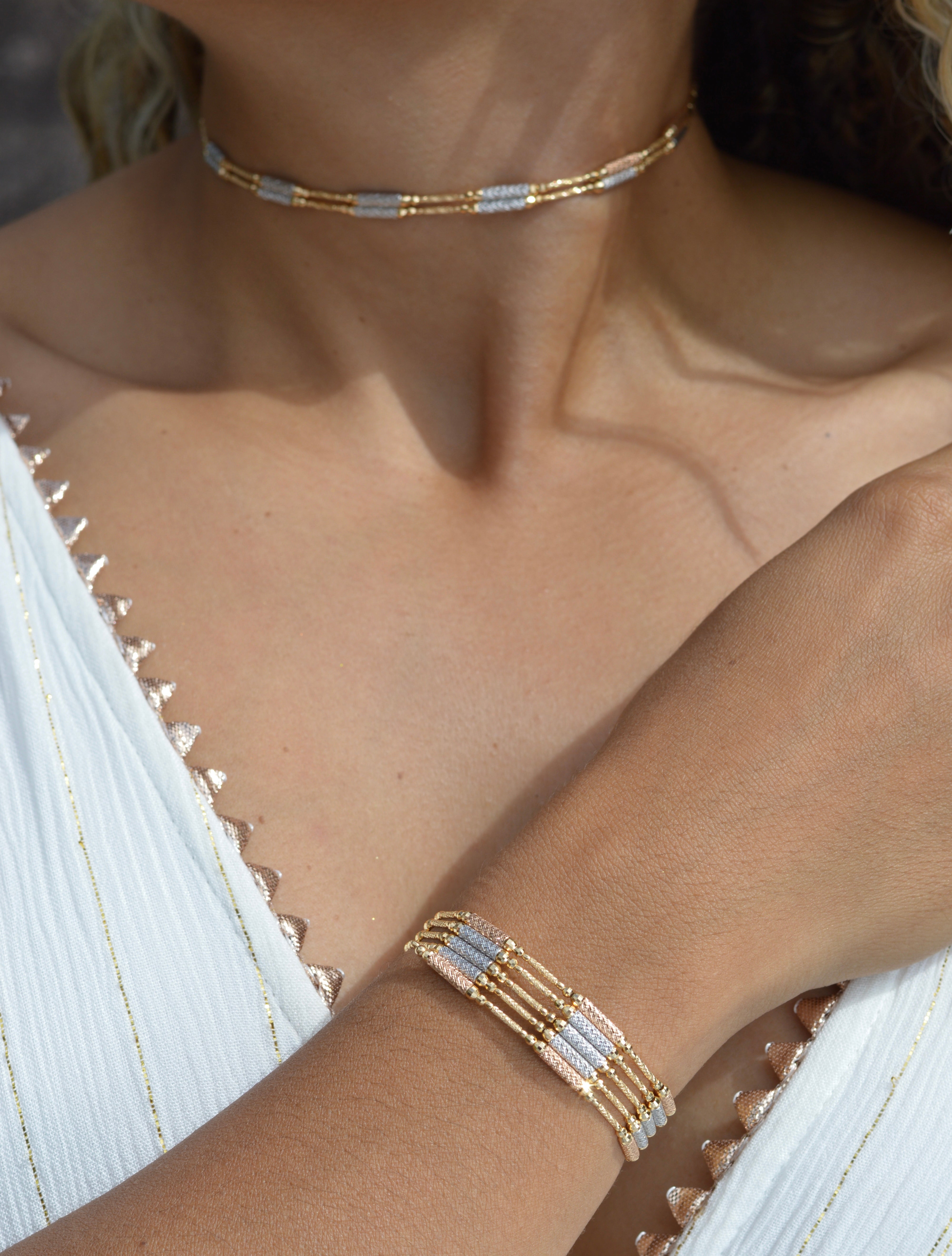 Flexi Magnetique beaded bracelet in 18ct yellow, rose and white gold