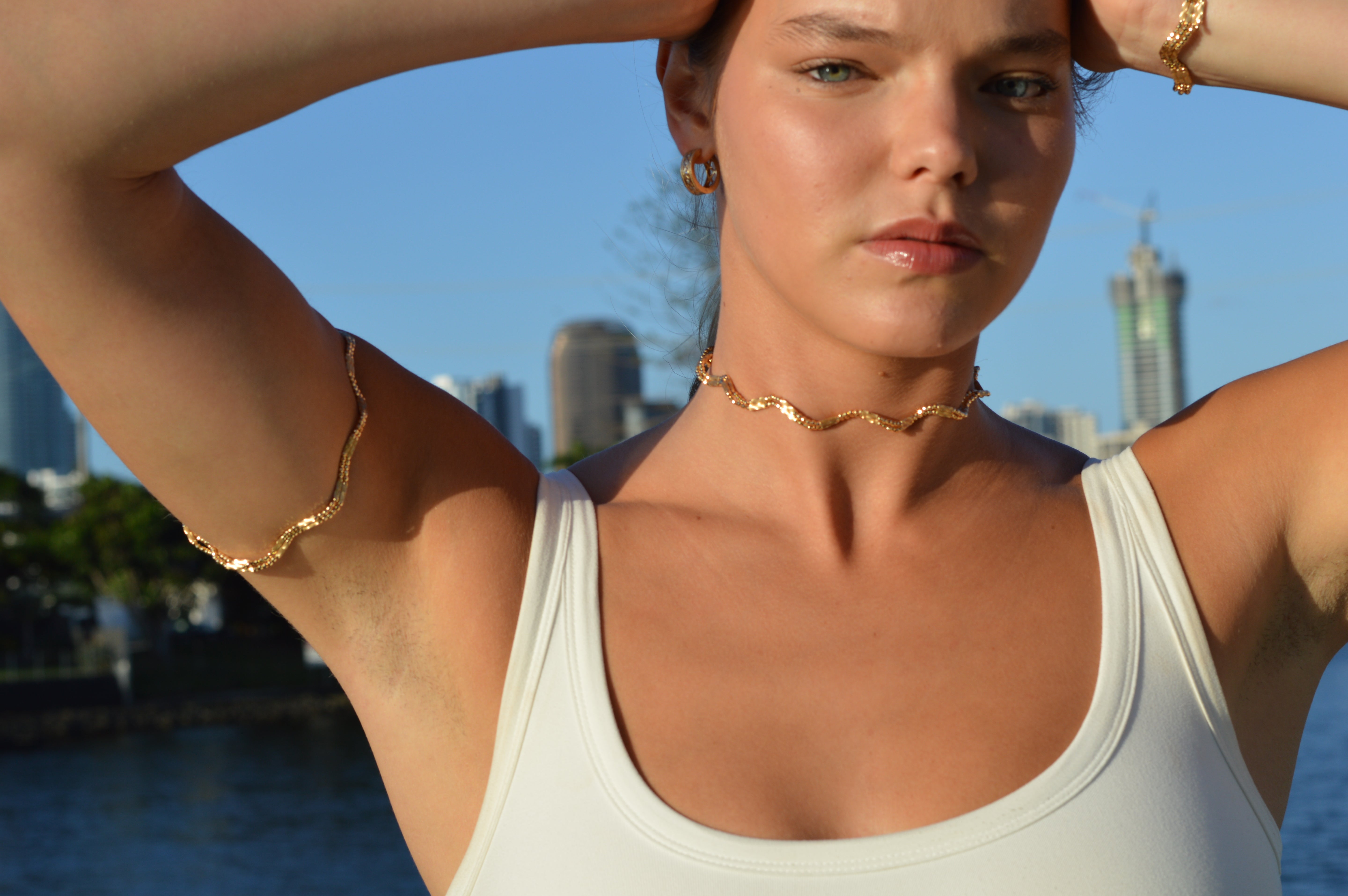 Flexi Magnetique beaded wave cuff in 18ct yellow gold