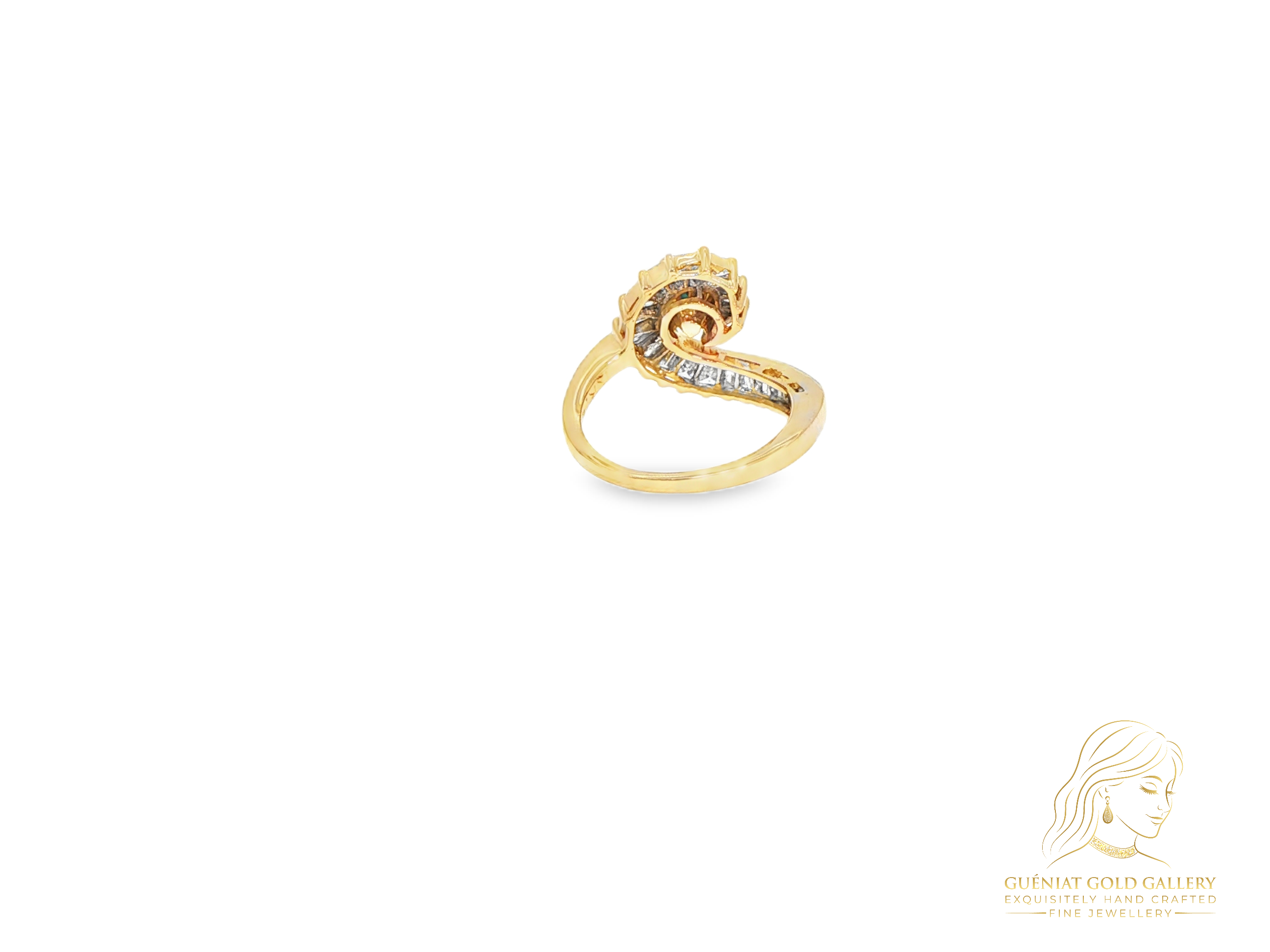 La Gemme Swirl Ring in 18k yellow gold with your choice of central stone and natural diamonds (customisable).