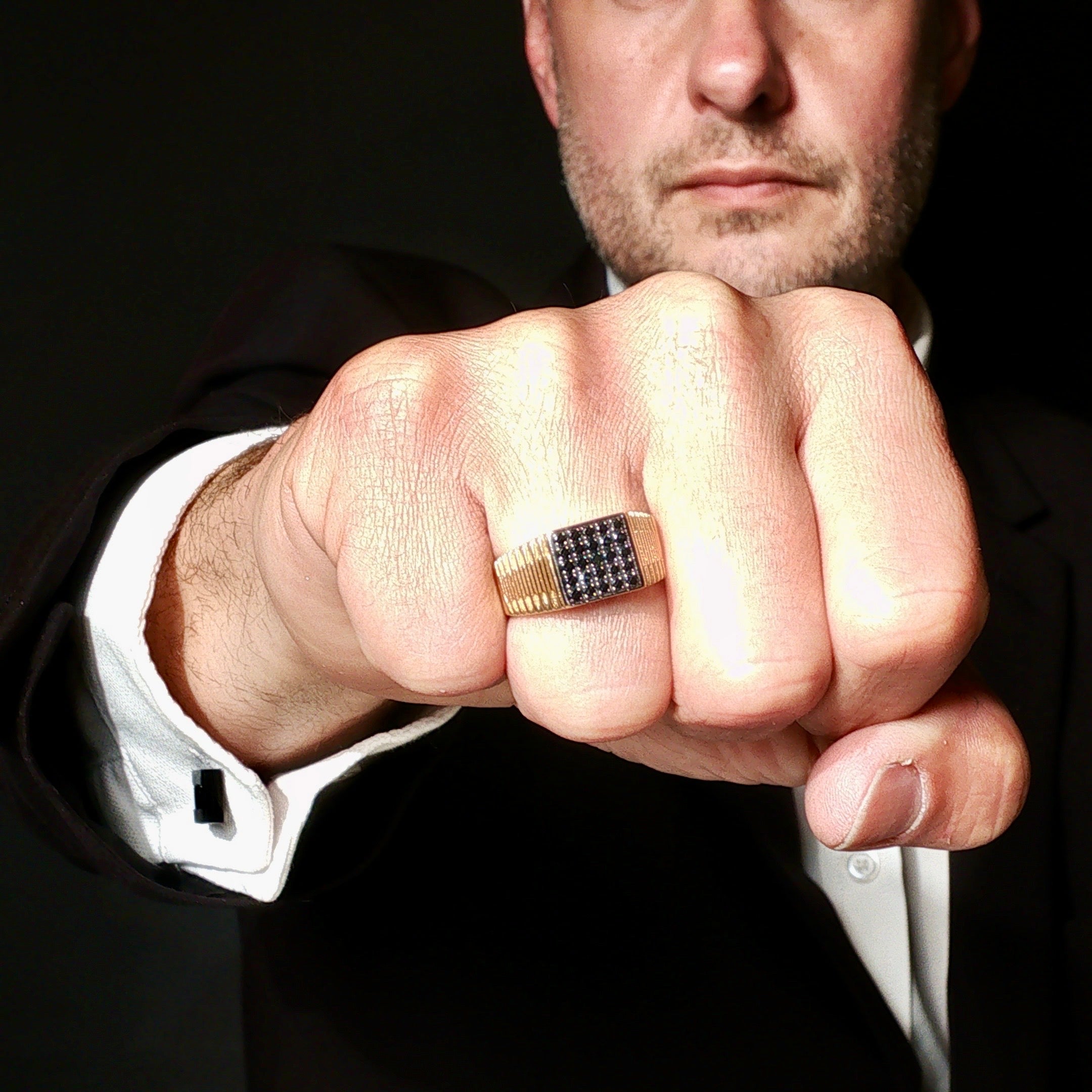 Noir Le Monarque black diamond and 18 ct yellow gold men’s ring.
