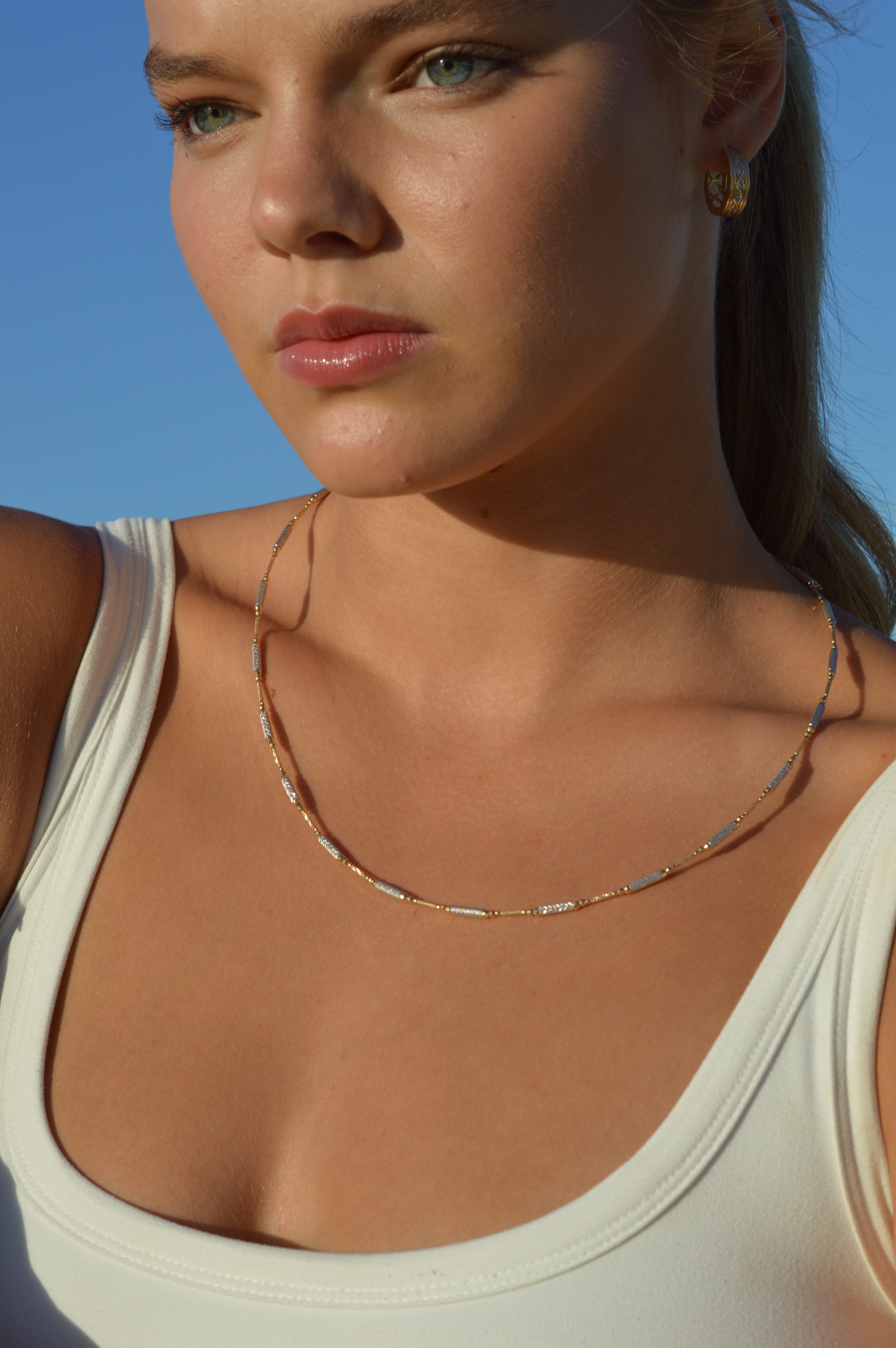 Flexi Magnetique beaded necklace in 18ct yellow, rose and white gold