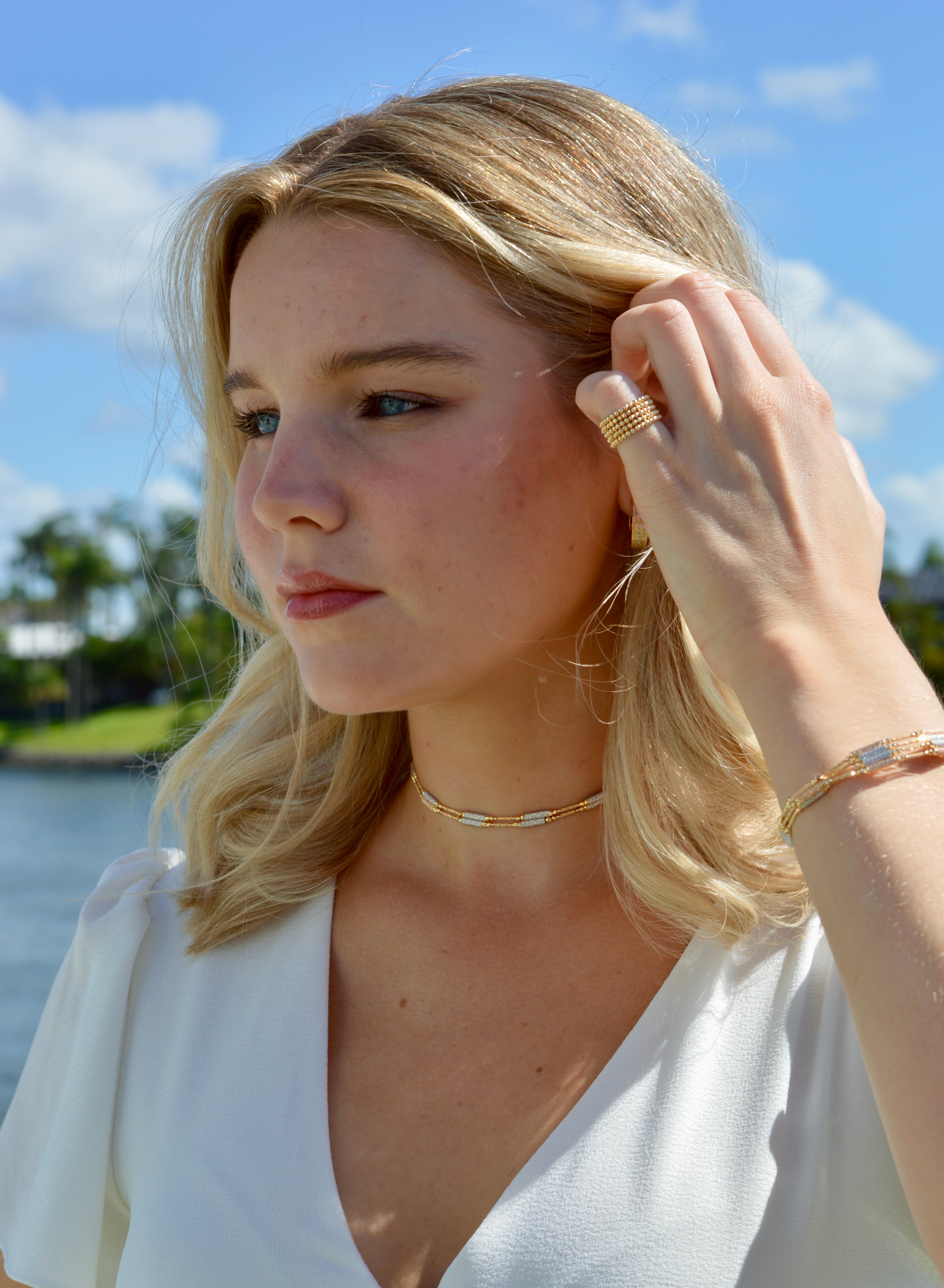 Flexi Magnetique beaded bracelet in 18ct yellow, rose and white gold