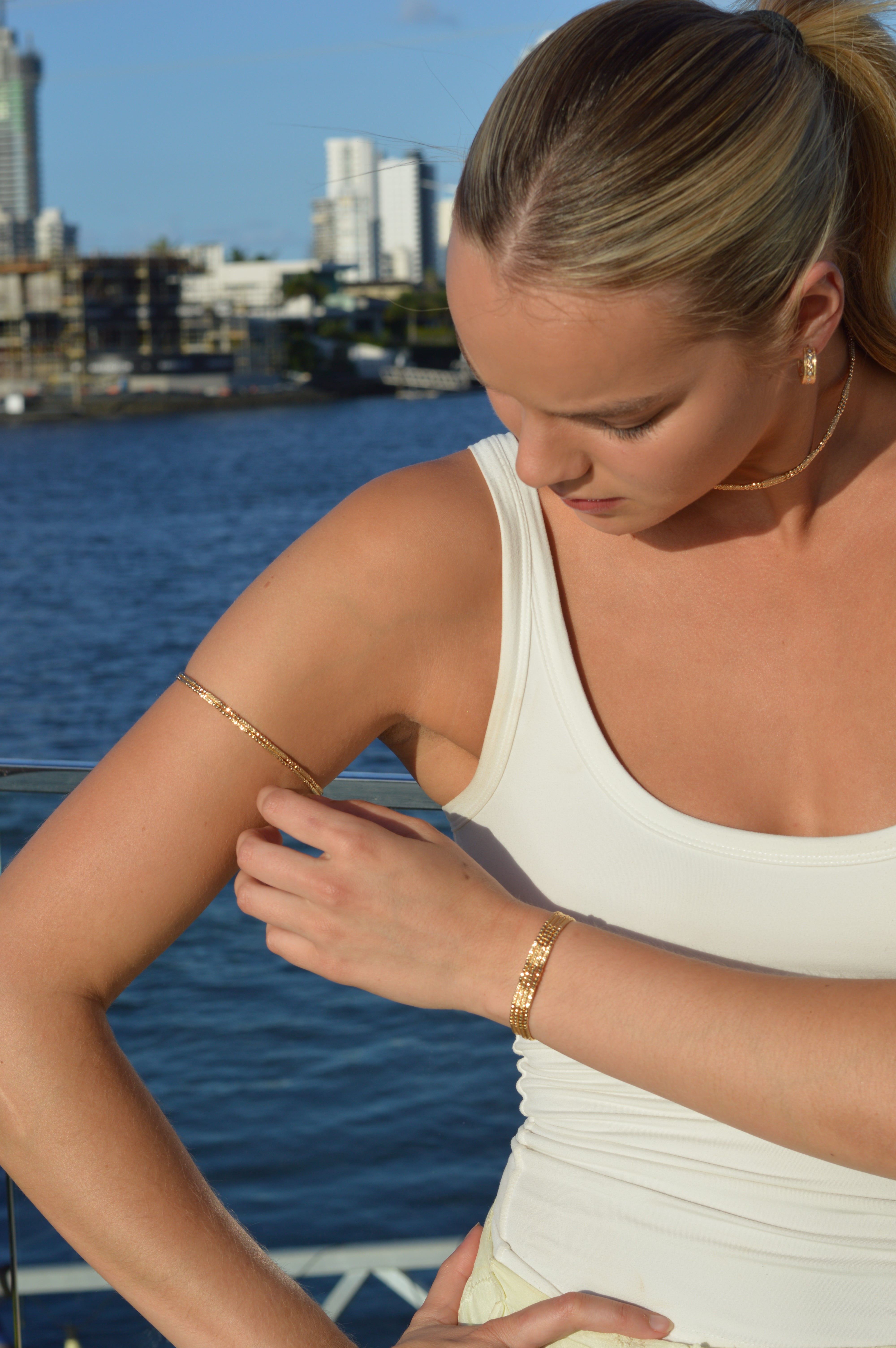 Flexi Magnetique beaded cuff in 18ct yellow gold