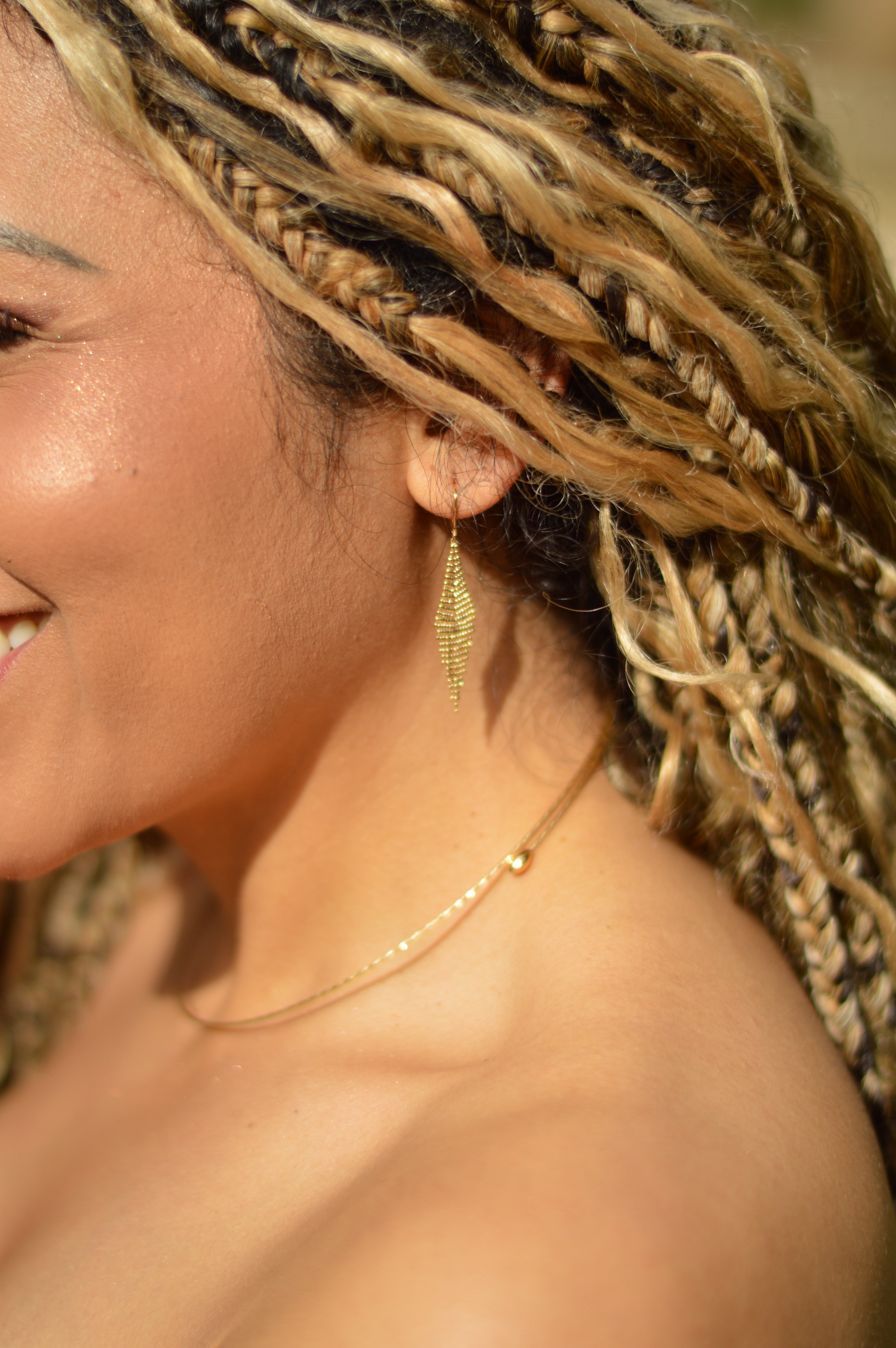 Les Larmes Earrings in 18 carat yellow gold.