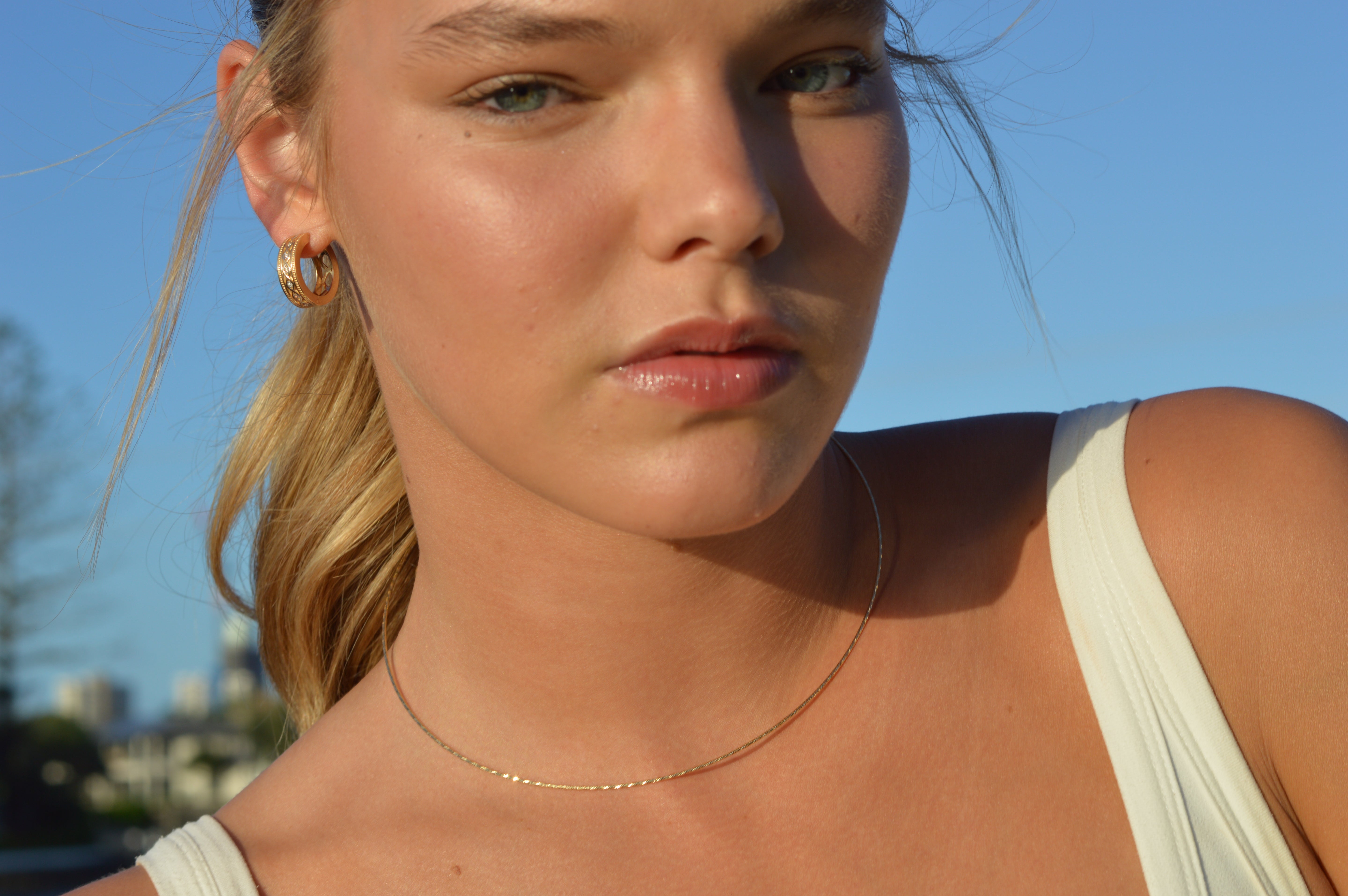 Flexi Magique Cercle necklace - Structured, adjustable length, round necklace in 18ct yellow gold (also available in white gold & rose gold).
