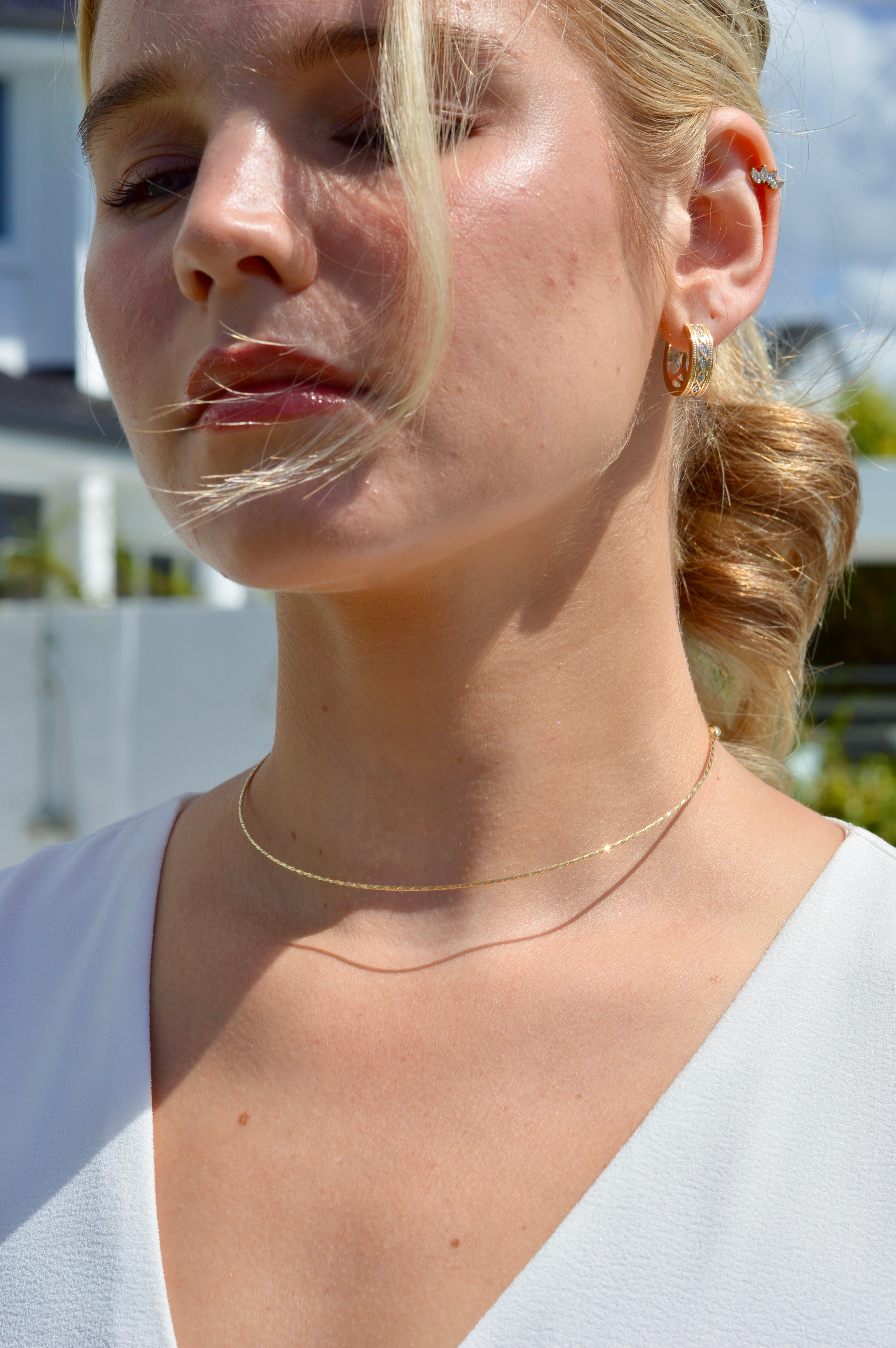 Flexi Magique Collier necklace - Structured, clasp free, round necklace in 18ct yellow gold (also available in white gold & rose gold).