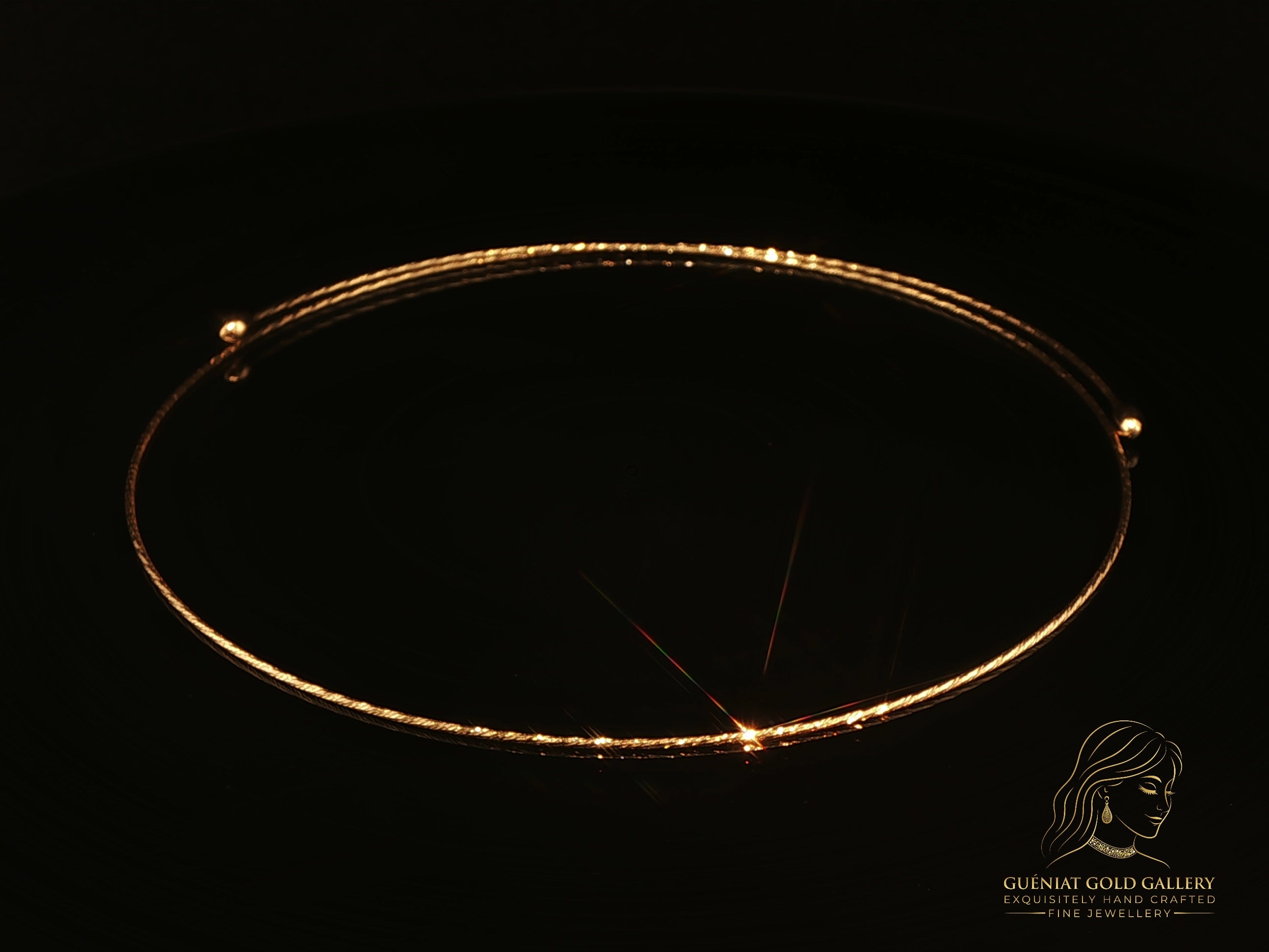 Flexi Magique Collier necklace - Structured, clasp free, round necklace in 18ct yellow gold (also available in white gold & rose gold).