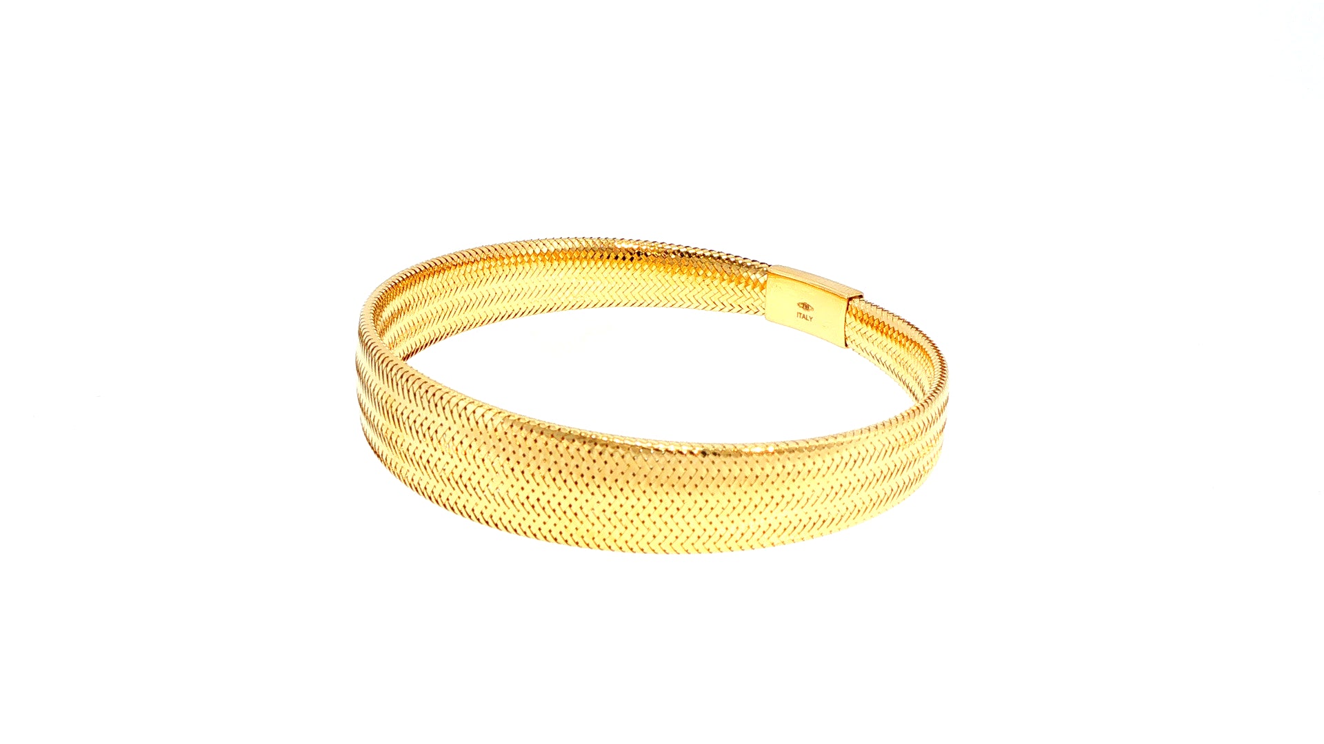 La Maille Bangle in 18ct yellow gold